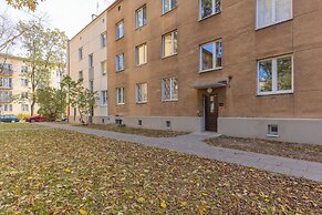 Bright Aapartment Holenderska by Renters