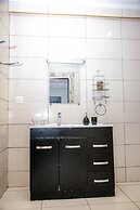 Earls Court Spintex Apartment