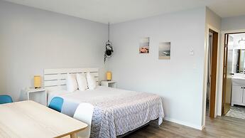 Poplars Motel on the lake