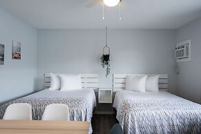 Poplars Motel on the lake