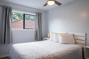 Poplars Motel on the lake