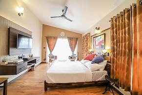 Penta Peak By Indostays