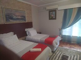 Comrades Oasis Guest House