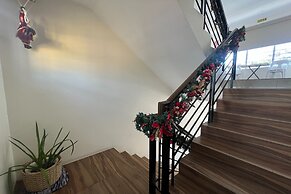 Khotel near T3 Airport