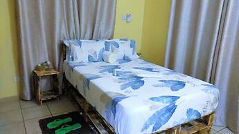 Lux Suites Mtwapa Holiday Home
