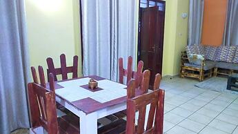 Lux Suites Mtwapa Holiday Home