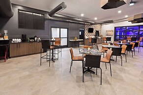 Riverbend Hotel and Suites, Trademark Collection by Wyndham