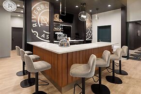 Riverbend Hotel and Suites, Trademark Collection by Wyndham