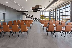 Riverbend Hotel and Suites, Trademark Collection by Wyndham