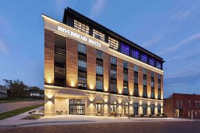 Riverbend Hotel and Suites, Trademark Collection by Wyndham