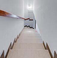 Beachfront apt at Exclusive Location Near Center