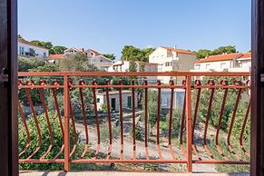 Beachfront apt at Exclusive Location Near Center