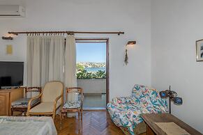 Beachfront apt at Exclusive Location Near Center