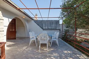 Beachfront apt at Exclusive Location Near Center