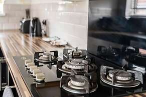 House With Modern Interior, Conveniently Located