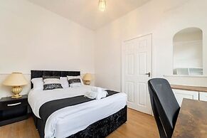 House With Modern Interior, Conveniently Located