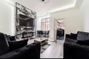 House With Modern Interior, Conveniently Located