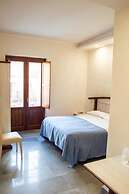 Palazzo Iaquinta - Rooms & Restaurant