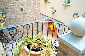 Palazzo Iaquinta - Rooms & Restaurant