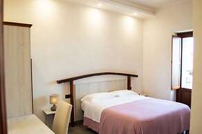 Palazzo Iaquinta - Rooms & Restaurant