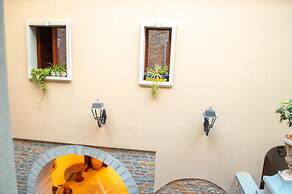 Palazzo Iaquinta - Rooms & Restaurant