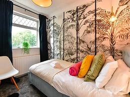 Stunning 3-bed House in Cardiff With Free Parking!