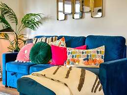 Stunning 3-bed House in Cardiff With Free Parking!