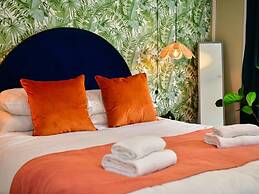 Stunning 3-bed House in Cardiff With Free Parking!