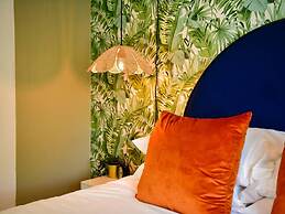 House - Sleeps up to 9 & Free Parking