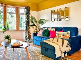 Stunning 3-bed House in Cardiff With Free Parking!