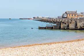 Beautiful 2-bed Holiday Home