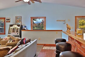 Winding Way Chalet 3 Bedroom Home