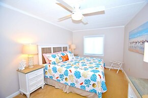 Surfwood 203 2 Bedroom Condo by RedAwning
