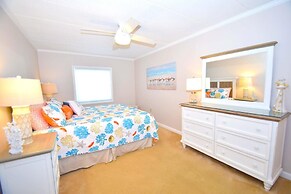 Surfwood 203 2 Bedroom Condo by RedAwning