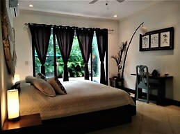 Typical Villa , Swimming Pool, 300 Meters to Langosta and Tamarindo Be