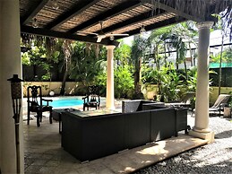Typical Villa , Swimming Pool, 300 Meters to Langosta and Tamarindo Be