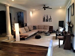 Typical Villa , Swimming Pool, 300 Meters to Langosta and Tamarindo Be