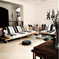 Typical Villa , Swimming Pool, 300 Meters to Langosta and Tamarindo Be