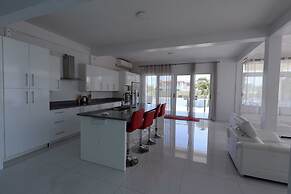 PÀRIS Villas 2BD Villa Rodney Bay