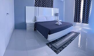 3Bd Luxury Villa Located in Prime Loc