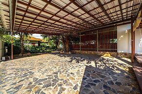 Secluded Oasis for Family - BM5