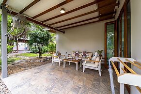 Secluded Oasis for Family - BM5