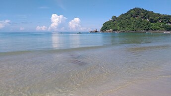 Cashewnut Tree Resort