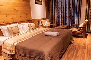 Goroomgo Hotel Conifer Manali