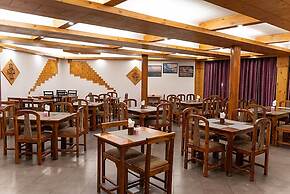 Goroomgo Hotel Conifer Manali