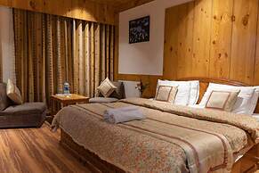 Goroomgo Hotel Conifer Manali