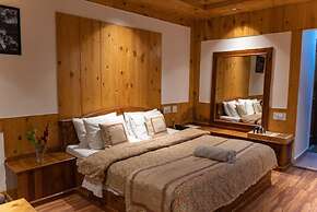 Goroomgo Hotel Conifer Manali