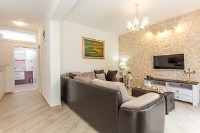 Villa Capitis in the Centre with luxury pool