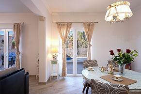 Villa Capitis in the Centre with luxury pool