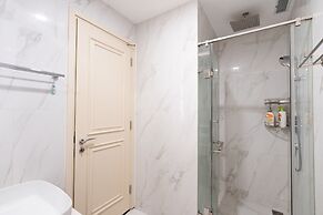 Studio APT full kitchen Madison